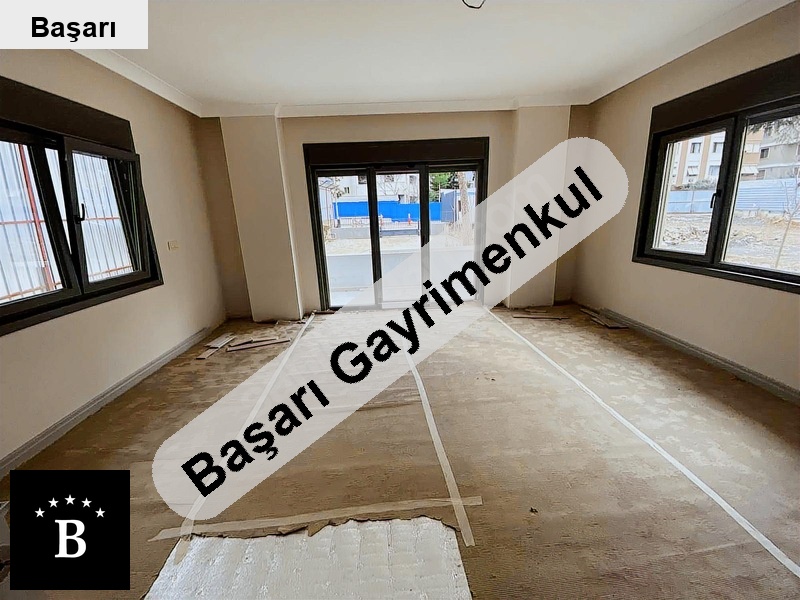 Başarı'dan suadi̇ye kaptanari̇f sokakta 2+1 65 m2 net sifir bi̇nada satilik d