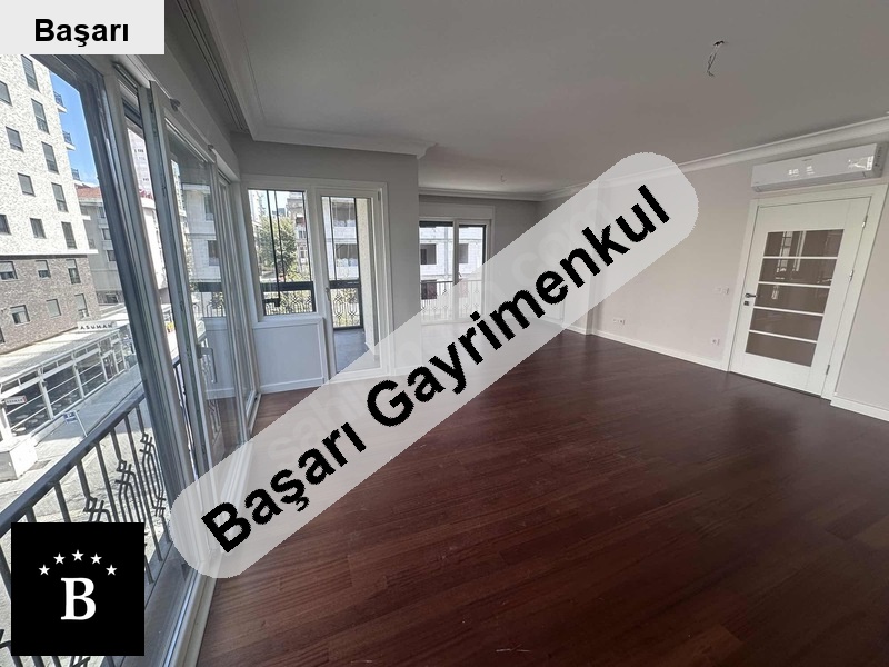 Başarı'dan  şaşkinbakkal suadi̇ye kadiköy 3+1 yeni̇ bi̇na