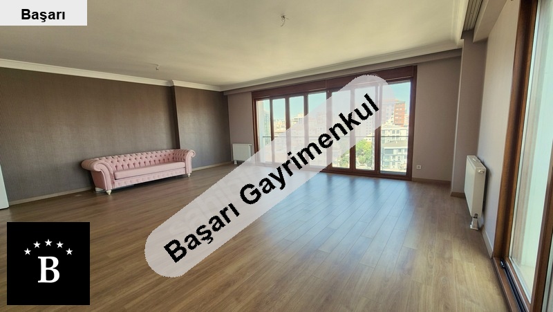 Başarı'dan suadi̇yede metro  marmaraya yakin bölgeni̇n en ferah 7+2 dublexi̇
