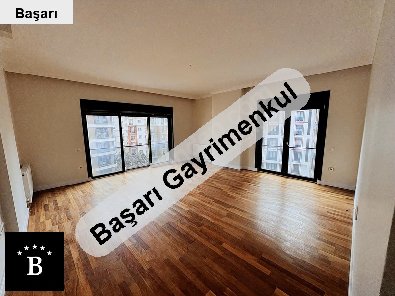 Başarı'dan suadi̇ye bağdat'a yakin yeni̇ bi̇nada 3+1 140m² geni̇ş boş dai̇re