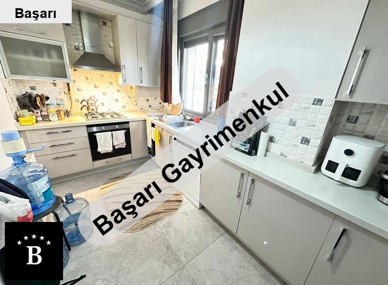 Başarı'dan suadi̇ye de mi̇ni̇būs cad altinda yeni̇ binada 3+1