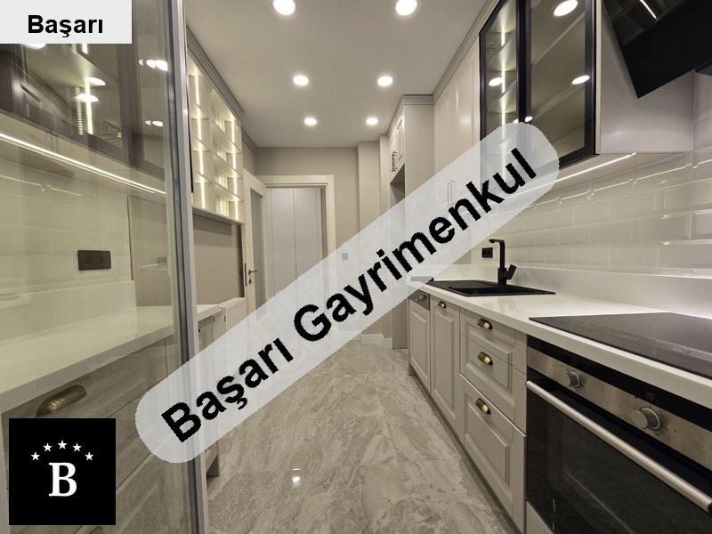 Başarı'dan erenköy i̇stasyon ci̇vari/ si̇te i̇çi̇ lüx 3+1 satilik dai̇re!