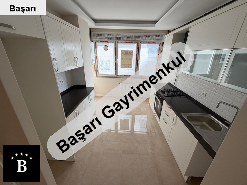 Başarı'dan erenköyde 140 m2 3+1 ebeynli̇ kombi̇li̇ balkonlu sifir