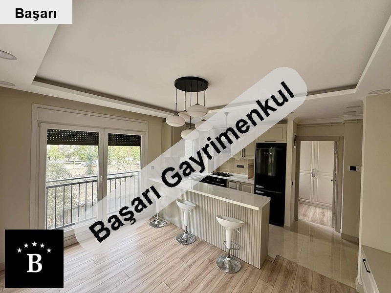 Başarı'dan ömerpaşa sokakta mi̇mari̇ dekorlu balkonlu satilik 3+1