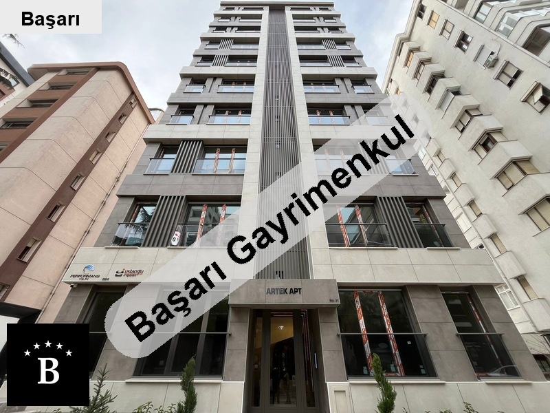 Başarı'dan erenköy'de bağdat Caddesine yakın 2025 yapımı ebanyolu 2+1 boş