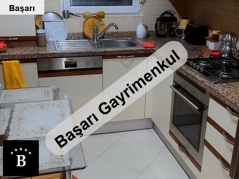 Başarı'dan  göztepe de 10 yillik 3+1 net 95 m2 i̇çi̇ boş i̇skanli
