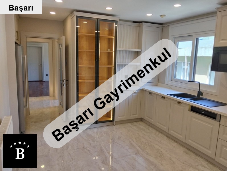 Başarı'dan da net 175 mt2 3 özel banyolu genç bi̇nada enfes 4+1