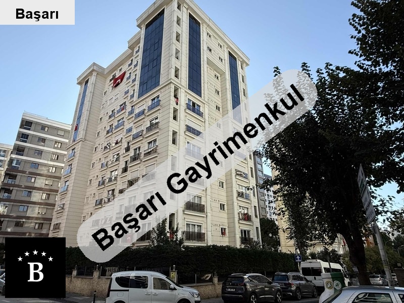 Başarı'dan erenköy'de satilik 2+1 boş dai̇re havuzlu si̇te i̇çi̇nde