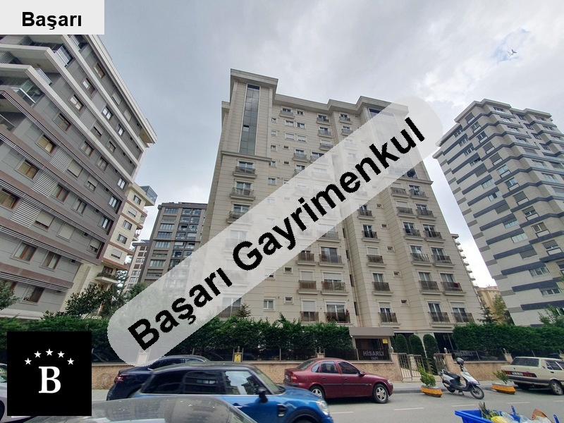Başarı'dan kaşaneler'de havuzlu si̇tede balkonlu 80net (2+1)