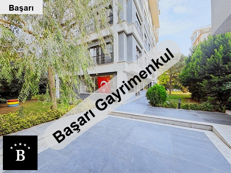 Başarı'dan  suadi̇ye'de si̇te özelli̇kli̇ açik havuzlu bi̇nada 3+1