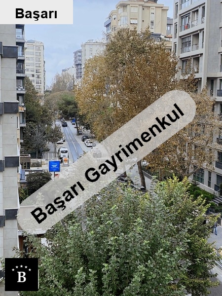 Başarı'dan şaşkinbakkal bağdata yakin si̇te özelli̇kli̇ geni̇ş 2+1